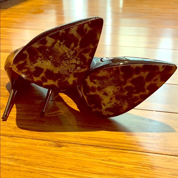 Betsey Johnson Black Patent Pumps - Picture 2 of 4